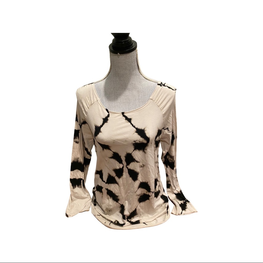 Long sleeve top with tie dye pattern